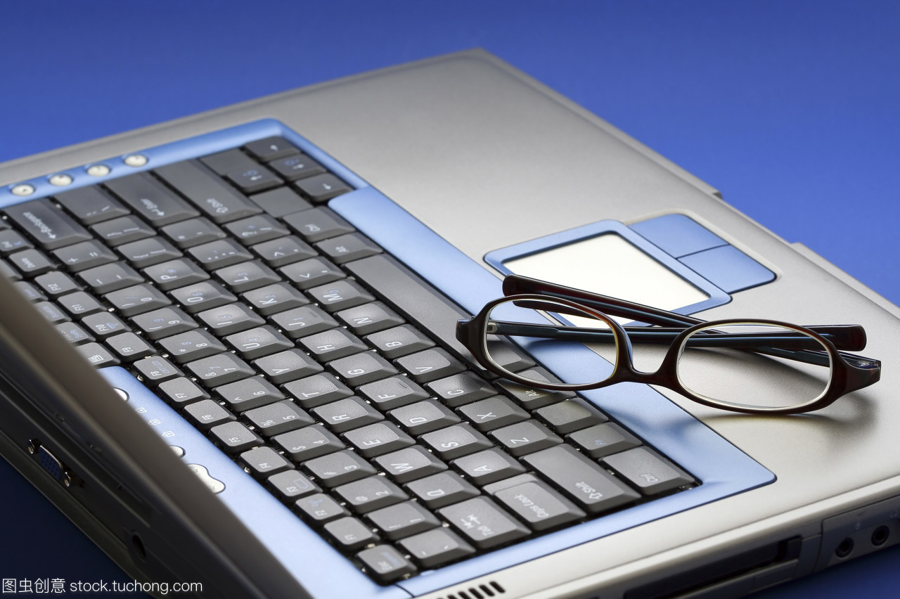 從鍵盤到云端 計算機網(wǎng)絡(luò)技術(shù)如何重塑現(xiàn)代生活